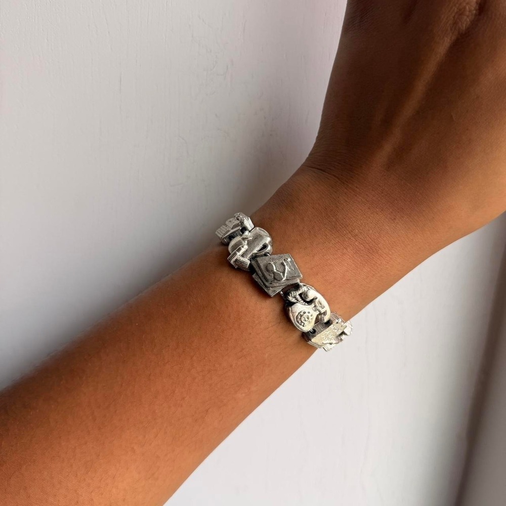 SILVER TONE VINTAGE SCHOOL THEMED SLIDING CHARM BRACELET - Picture 4 of 5